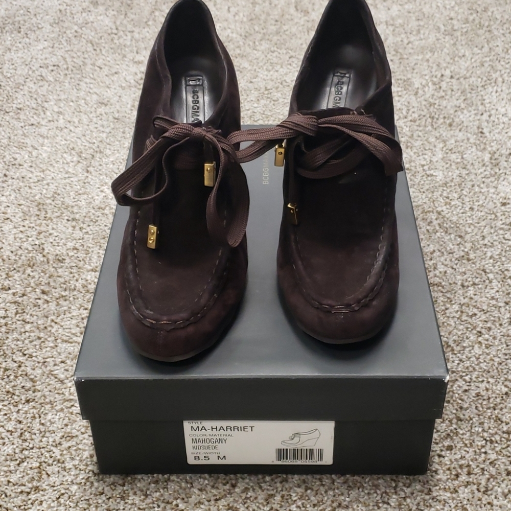 BCBG MAXAZRIA Harriet brown suede wedge bootie 8.5